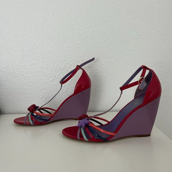 COACH TISHA HEART/STAR PATENT LEATHER WEDGE STRAPPY SANDAL HEEL PUMP - Picture 4 of 4